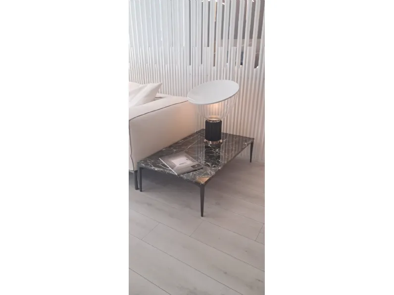 Prezzi ribassati per il tavolino moderno Tray in marmo di Rimadesio