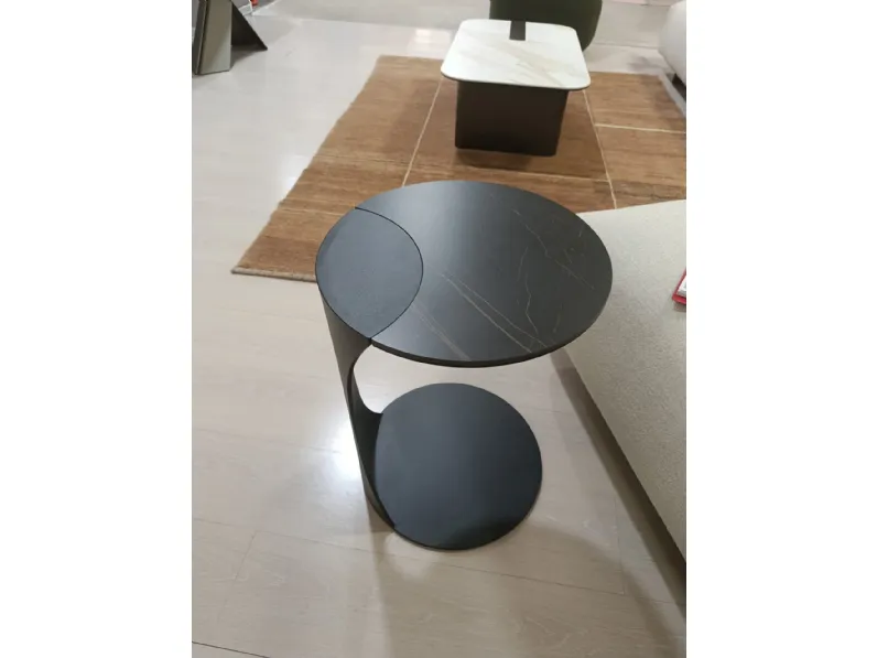 Tavolino design Tee di Stones a prezzo ribassato