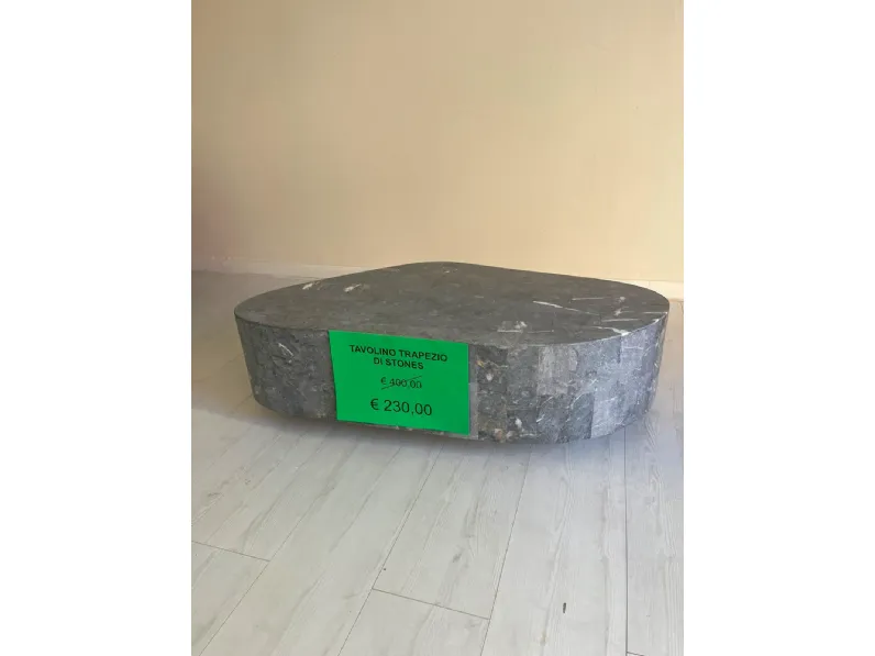 Tavolino modello Trapezio di Stones a prezzo scontato