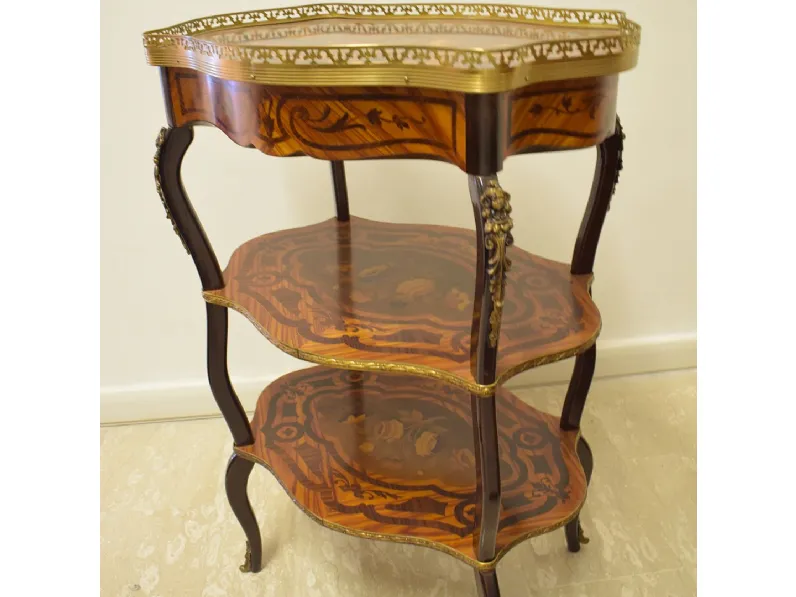 Tavolino Artigianale modello Tavolino artigianale con intarsi stile barocco con gambe sagomate e bronzi in OFFERTA OUTLET