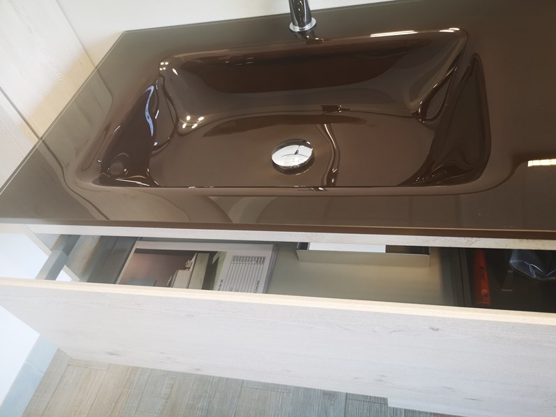 Mobile Base Lavabo Bagno.Mobile Arredo Bagno Sospeso Euro Bagno Mobile Con Lavabo Integrato Marrone E Base Rovere Chiaro Convenienti