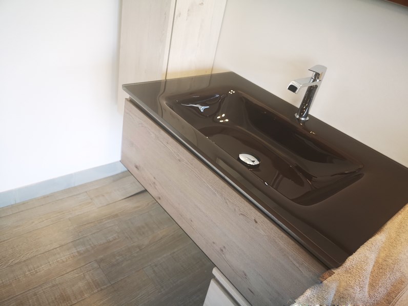 Lavabo Con Mobile Sospeso.Mobile Arredo Bagno Sospeso Euro Bagno Mobile Con Lavabo Integrato Marrone E Base Rovere Chiaro Convenienti