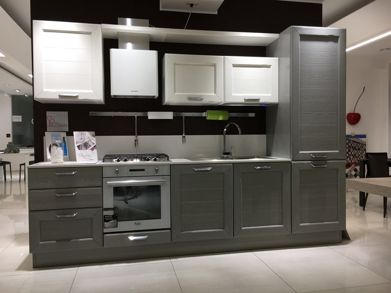 Cucina country lineare Lube Cucine Claudia a prezzo ribassato