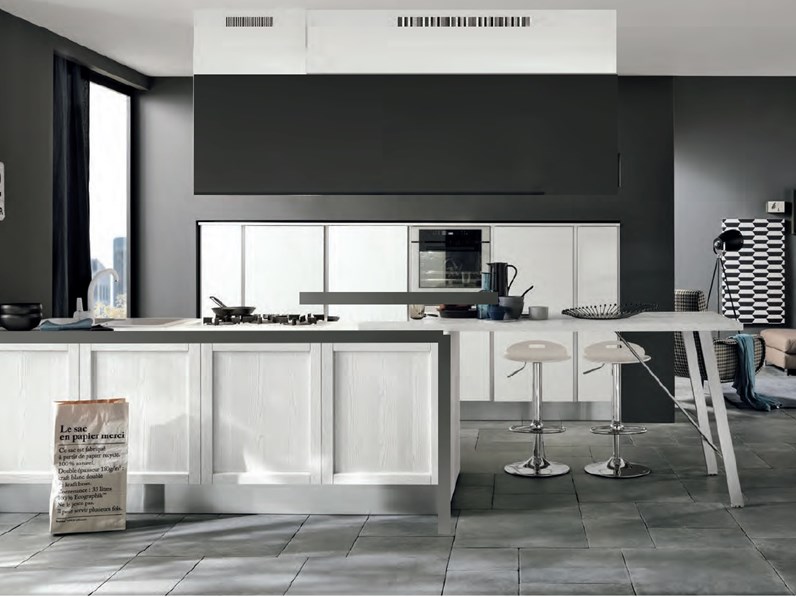 Cucina Con Tavolo Integrato.Nuovi Mondi Cucine Cucina Cucina Moderna Anta Con Maniglie Integrata E Isola In Offerta Nuovimondi Scontato Del 57